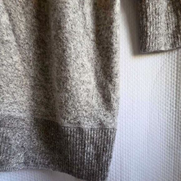 Lulus Sweater Size XS Heather Gray Lightweight V Neck 3/4 Sleeve Pullover Soft - Picture 5 of 7